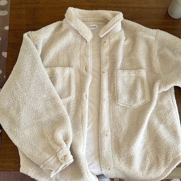 Bandier & Sincerely Jules collab, The Aspen Sherpa Jacket Cream Size S Outerwear - Picture 4 of 5